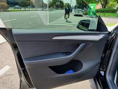 Tesla Model Y Rear-Wheel Drive - ფოტო 6