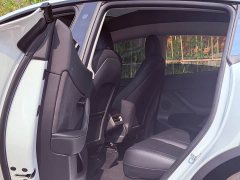 Tesla Model Y Long Range All-Wheel Drive - ფოტო 5