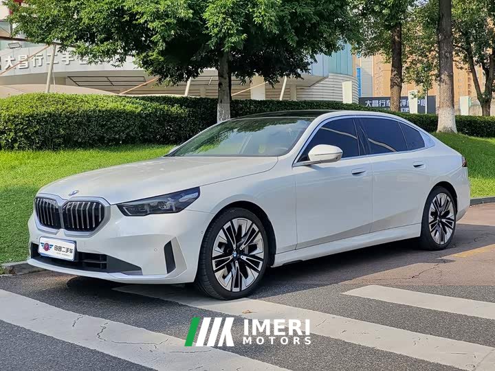 BMW 5 Series 530Li Luxury M Sport Package - ავტომობილი ჩინეთიდან