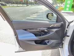 BMW 5 Series 530Li Luxury M Sport Package - ფოტო 6
