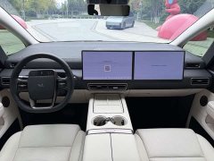 Li Auto MEGA Home Family Edition - ფოტო 10