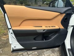 Lexus ES 300h - ფოტო 12