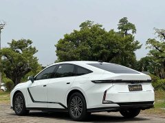 Lexus ES 300h - ფოტო 4