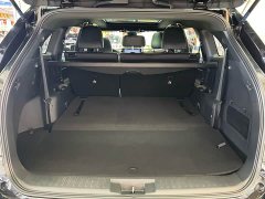Toyota Crown Venza 2.5L HEV AWD Luxury - ფოტო 15