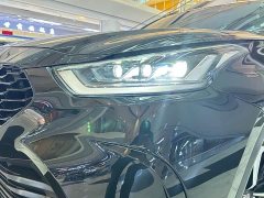 Toyota Crown Venza 2.5L HEV AWD Luxury - ფოტო 17