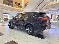 Toyota Crown Venza 2.5L HEV AWD Luxury - ფოტო 7