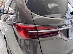 Buick GL8 Land Business Class Comfort Edition - ფოტო 9