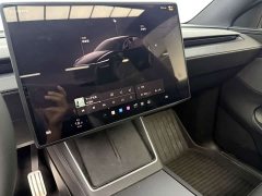 Tesla Model Y Rear-Wheel Drive - ფოტო 15