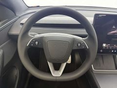 Tesla Model Y Rear-Wheel Drive - ფოტო 5
