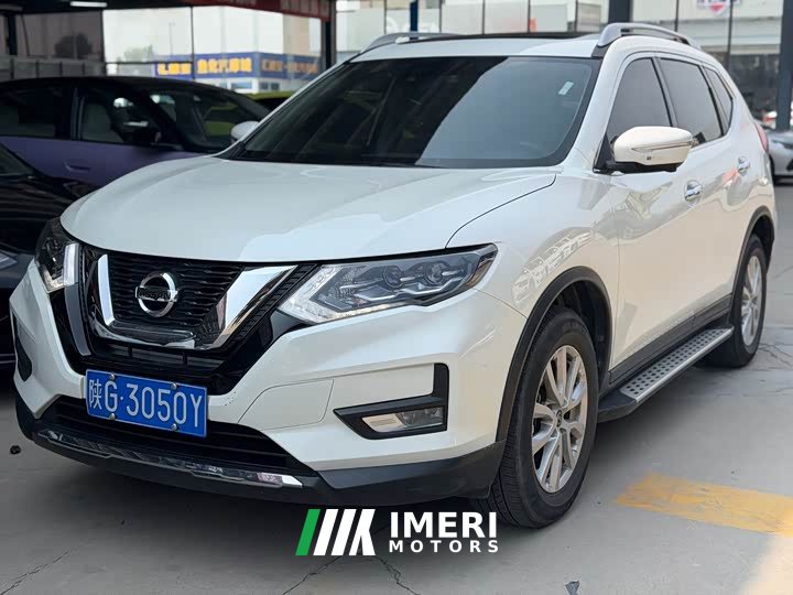 Nissan Qashqai 2.0L FWD Smart Connect Premium Edition