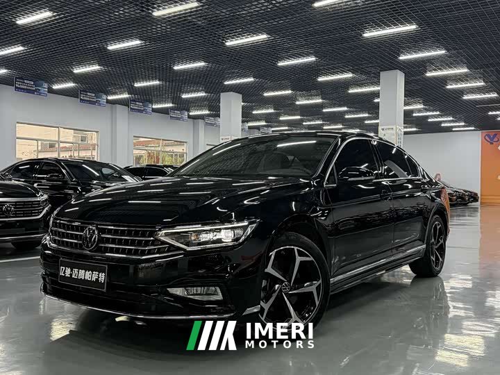 Volkswagen Magotan Facelift Zhongxiang 330TSI DSG Luxury