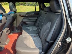 Toyota Crown Venza 2.5L HEV AWD Luxury - ფოტო 12