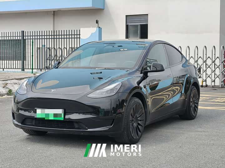Tesla Model Y Rear-Wheel Drive