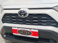 Toyota RAV4 2.0L CVT FWD Urban Edition - ფოტო 8