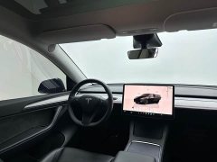 Tesla Model Y Rear-Wheel Drive - ფოტო 13