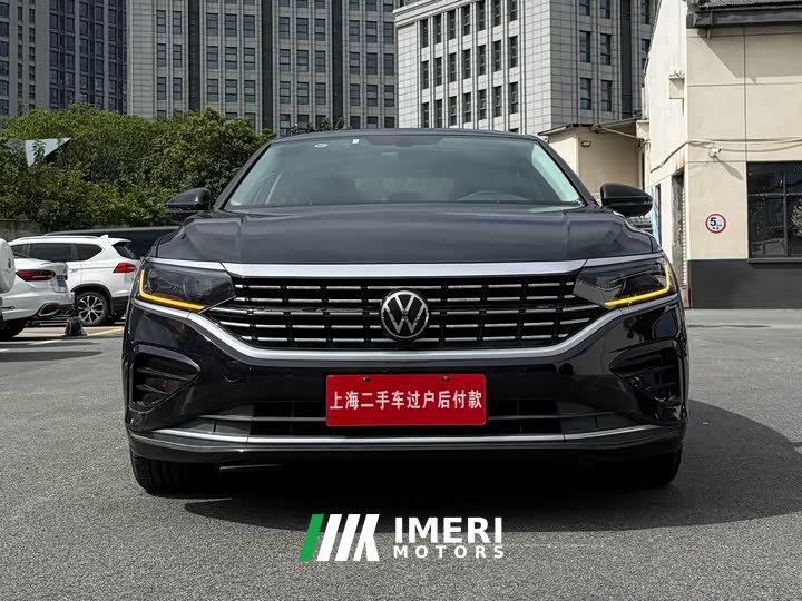 Volkswagen Passat 330TSI Luxury