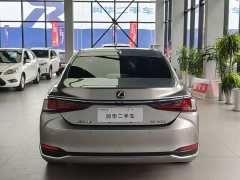 Lexus ES 260 Excellence Edition - ფოტო 4