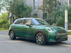 BMW MINI 2.0T COOPER S Artist Five-Door - ფოტო 3