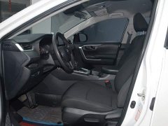 Toyota RAV4 2.0L CVT FWD Urban Edition - ფოტო 8