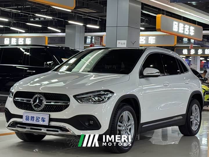 Mercedes-Benz GLA 200