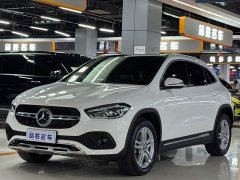 Mercedes-Benz GLA 200 - ფოტო 1