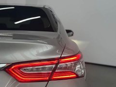 Toyota Camry 2.0G Luxury - ფოტო 19