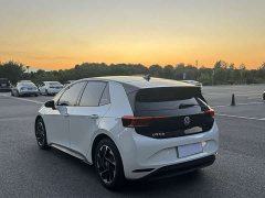 Volkswagen ID.3 Outstanding Edition - ფოტო 11