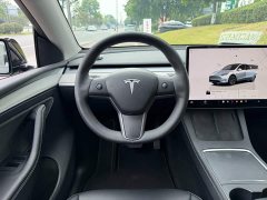 Tesla Model Y Rear-Wheel Drive - ფოტო 14