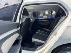 Volkswagen Golf 2020 200TSI DSG Comfort - ფოტო 10