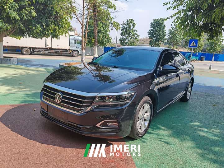 Volkswagen Passat Facelift 280TSI Business Edition National VI