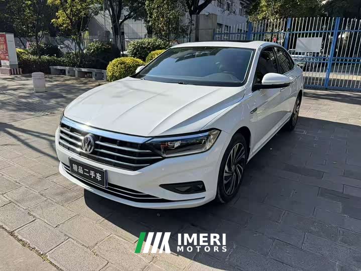 Volkswagen Sagitar 280TSI DSG Luxury Smart Connected Edition