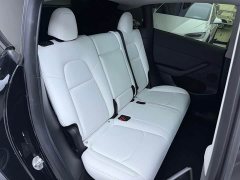 Tesla Model Y Performance All-Wheel Drive - ფოტო 11