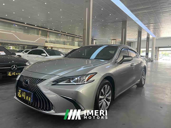 Lexus ES 2020 300h Excellence - ავტომობილი ჩინეთიდან