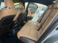 Lexus ES 2020 300h Excellence - ფოტო 19
