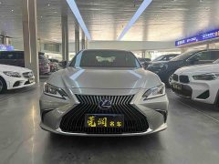 Lexus ES 2020 300h Excellence - ფოტო 2