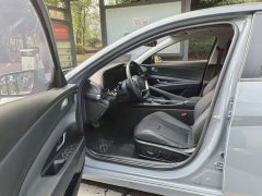 Hyundai Elantra 2022 1.5L CVT Luxury - ფოტო 4