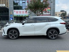 Toyota Crown Venza 2021 2.5L HEV AWD Luxury - ფოტო 3