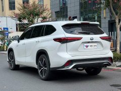 Toyota Crown Venza 2021 2.5L HEV AWD Luxury - ფოტო 4