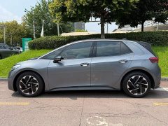 Volkswagen ID.3 Outstanding Edition - ფოტო 3