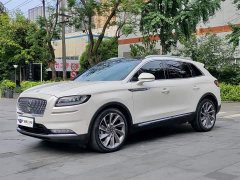 Lincoln Explorer 2021 2.7T AWD Prestige - ფოტო 1