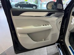 Volvo EM90 2025 Ultra six-seater - ფოტო 10