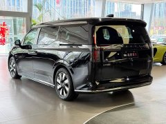 Volvo EM90 2025 Ultra six-seater - ფოტო 6
