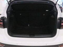 Volkswagen Touran 2023 200TSI DSG Smart Connected Edition - ფოტო 16