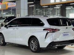 Toyota Sienna 2024 2.5L Hybrid AWD Premium - ფოტო 3