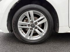 Toyota Corolla Hybrid 1.8H E-CVT Luxury - ფოტო 10