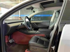 Tesla Model Y Rear-Wheel Drive - ფოტო 3