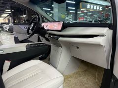 Buick GL8 New Energy Luzun Respect Edition 7-Seater - ფოტო 11
