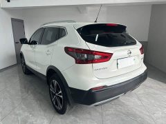 Nissan Qashqai 2.0L CVT XV Premium Luxury - ფოტო 4