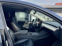 Tesla Model Y Rear-Wheel Drive - ფოტო 9