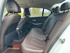 BMW 3 Series 320i M Sport Package - ფოტო 4
